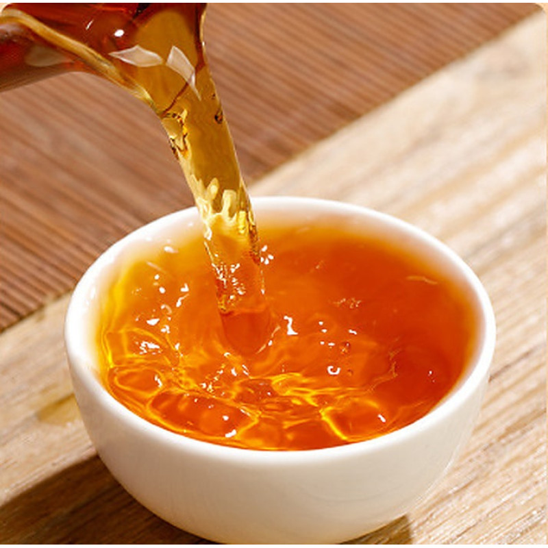 Чорний чай "Чженшань Сяочжун" (Lapsang Souchong) Xiangyutang, 100 г, банка