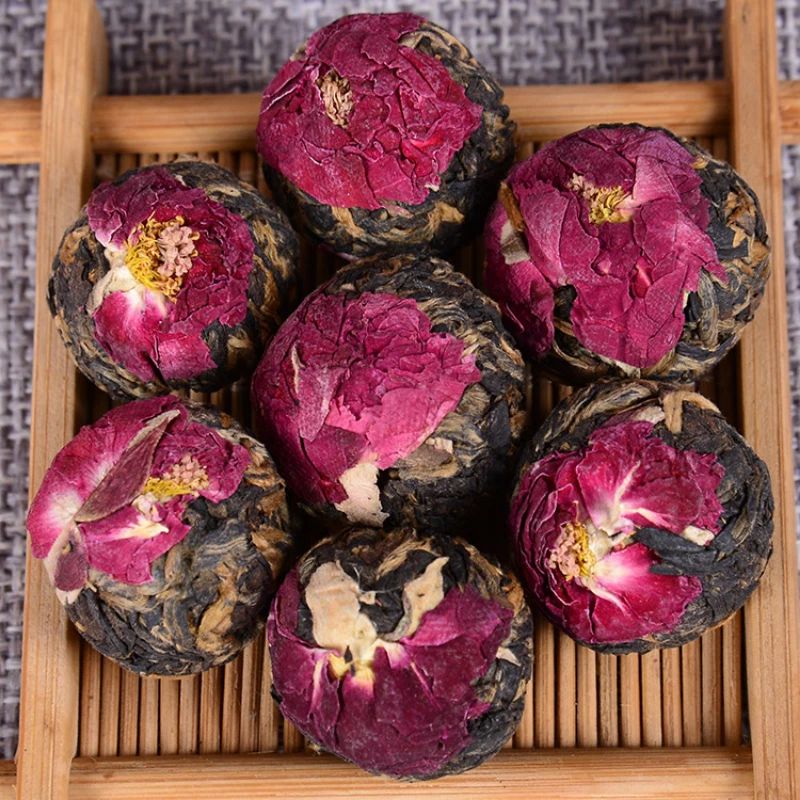 Зав'язаний чай шен пуер з трояндою "Лун Чжу" (Rose Dragon Pearl)