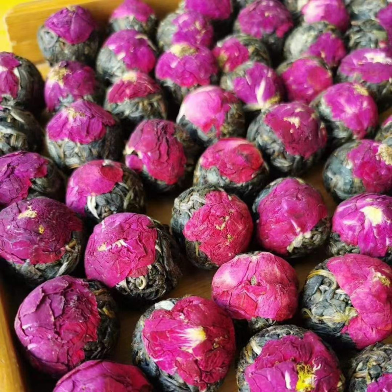 Зав'язаний чай шен пуер з трояндою "Лун Чжу" (Rose Dragon Pearl)