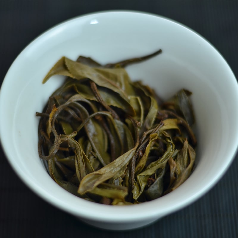 Чай пуер шен "ІУ Чженшань" (Yiwu Zhengshan), 357 г, млинець