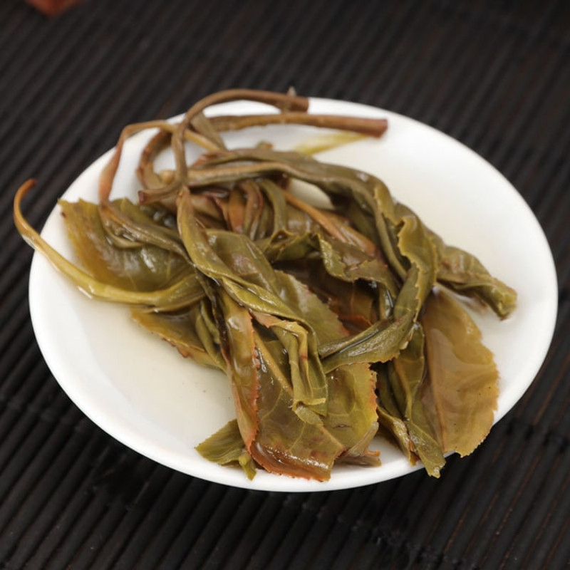 Чай пуер шен "Бань Чжан Цін Бін" (Ban Zhang Qing Bing), 357 г, млинець